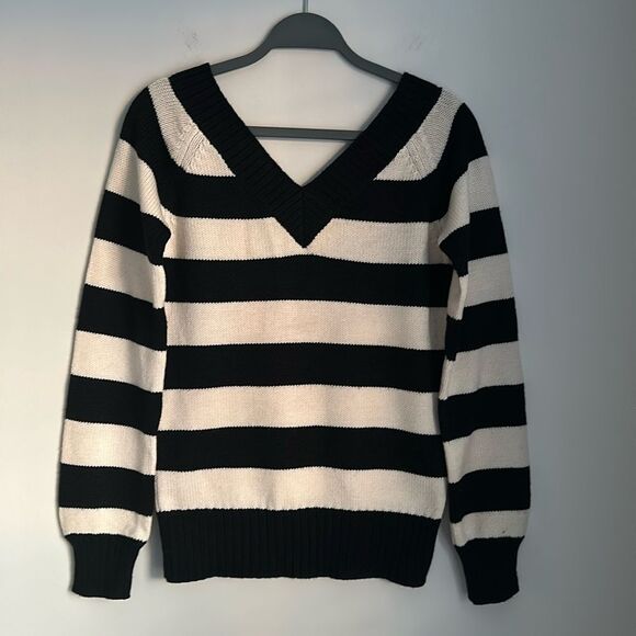 Theory Women’s 100% Wool Black/White Stripe Sweater V Neck Long Sleeve Size M - Picture 12 of 12